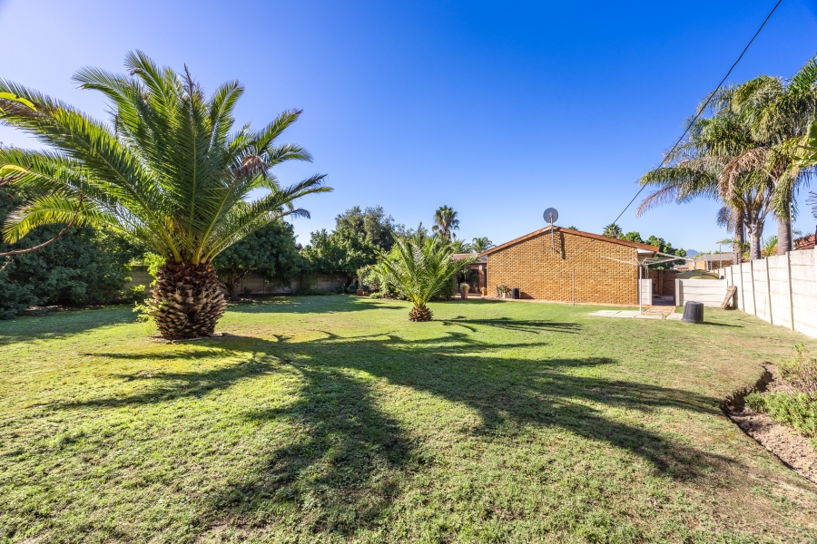 5 Bedroom Property for Sale in Sonstraal Western Cape